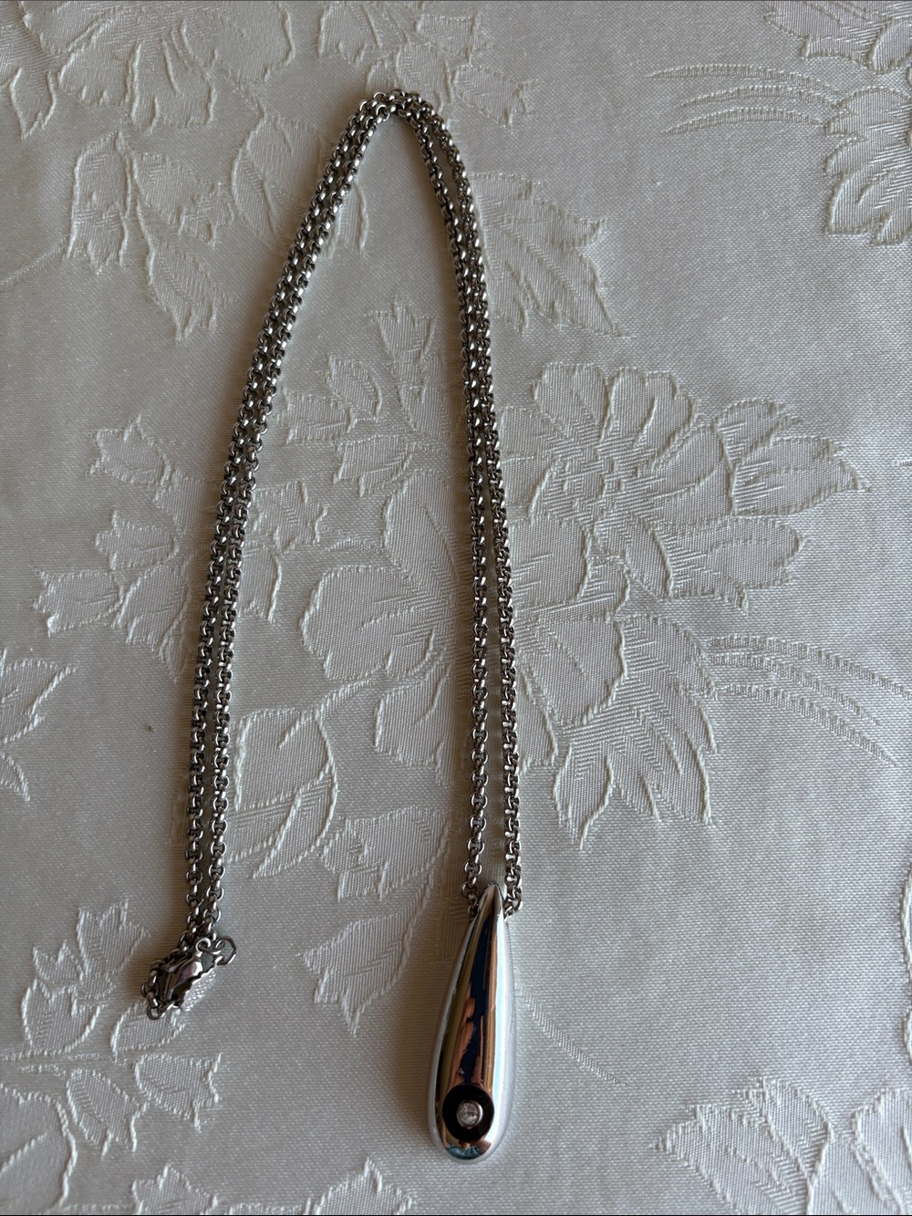 Sleek Silver Teardrop Pendant Necklace